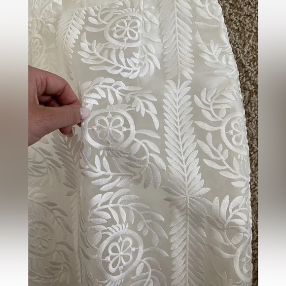 Finders Keepers Women’s White Embroidered V-Neck Mini Dress Size Medium - Picture 7 of 10